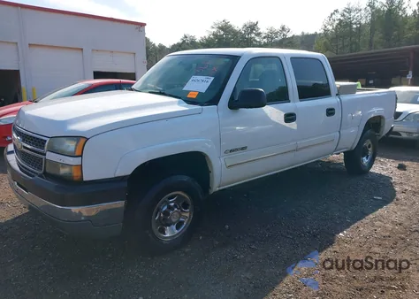 2005 Chevrolet Silverado 2500Hd Ls z USA, uszkodzony, nr VIN 1GCHC23U35F966366